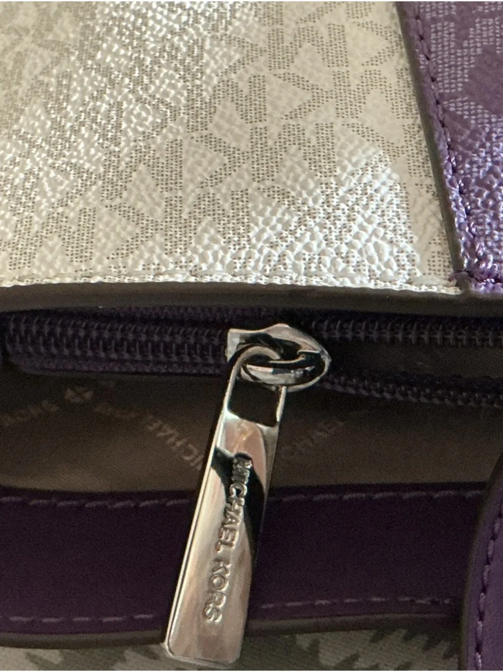 Michael Kors Voyager Large EW Tote Dark Purple Multi NWT $398 - Picture 10 of 16